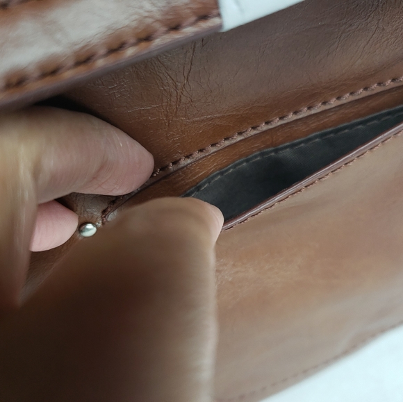 Relic Crossbody Purse - Picture 3 of 7